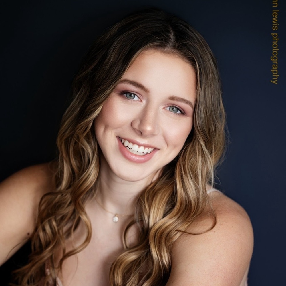 Meet your Posher, Chloe